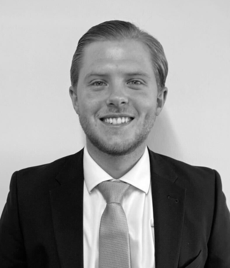 Liam Headshot PLAIN (1)